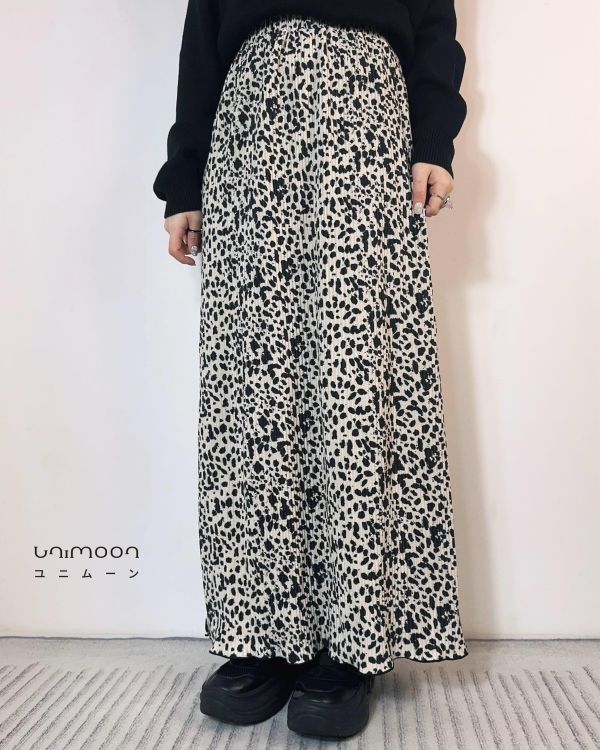 ᴅᴇᴄ 𝟮𝟱-𝟯 米白豹紋微磨毛卷邊開衩長裙 