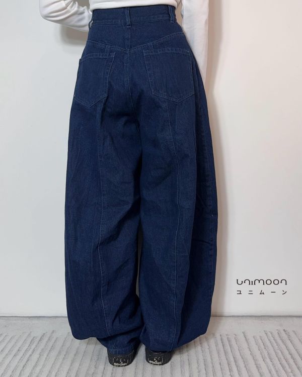 𝟮𝟲𝟮𝟬𝟴 側邊鏤空設計款一粒釦彎刀牛仔褲 