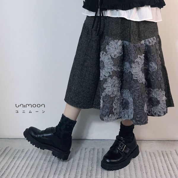 ᴅᴇᴄ 𝟮𝟱-𝟭 灰夜紫藤立體花織毛呢拼接裙 