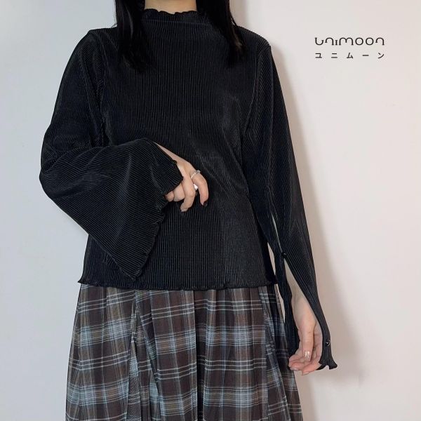 𝟮𝟲𝟮𝟭𝟲 坑條面料喇叭振袖設計捲邊上衣 