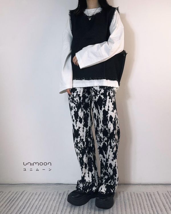 ᴏᴄᴛ 𝟬𝟴 絲絨黑白潑墨感落地褲 