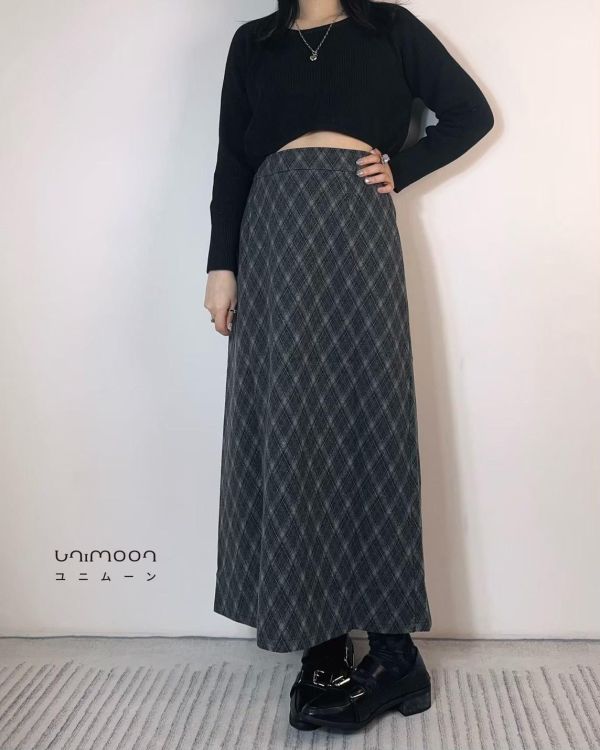 ɴᴏᴠ 𝟮𝟱-𝟵 菱格毛呢後開衩直筒裙 