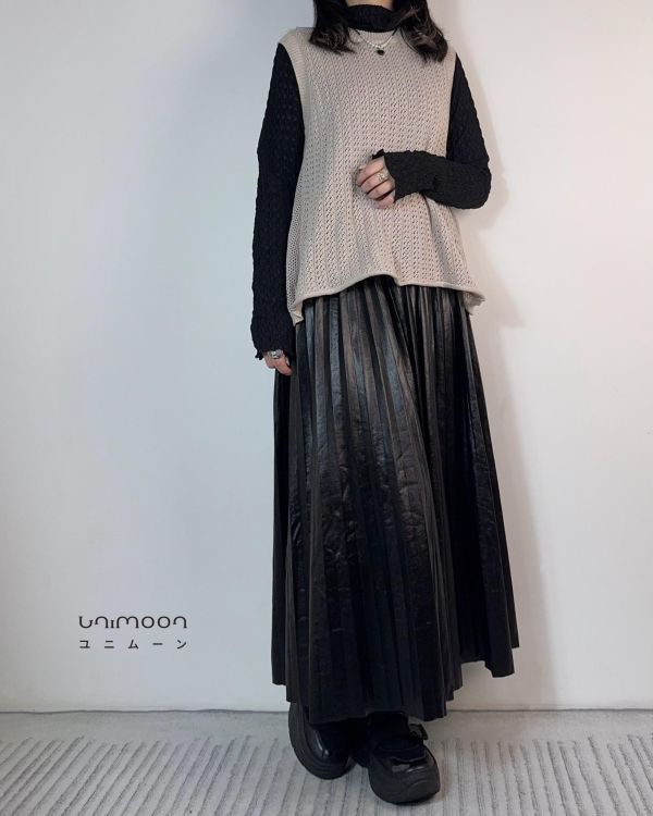 ɴᴏᴠ 𝟮𝟱-𝟮𝟴 奶茶卷邊拼接感針織背心 