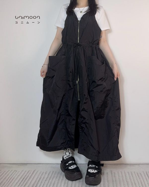 𝟮𝟲𝟰𝟮𝟰 刷刷布拉鏈綁帶設計款洋裝 