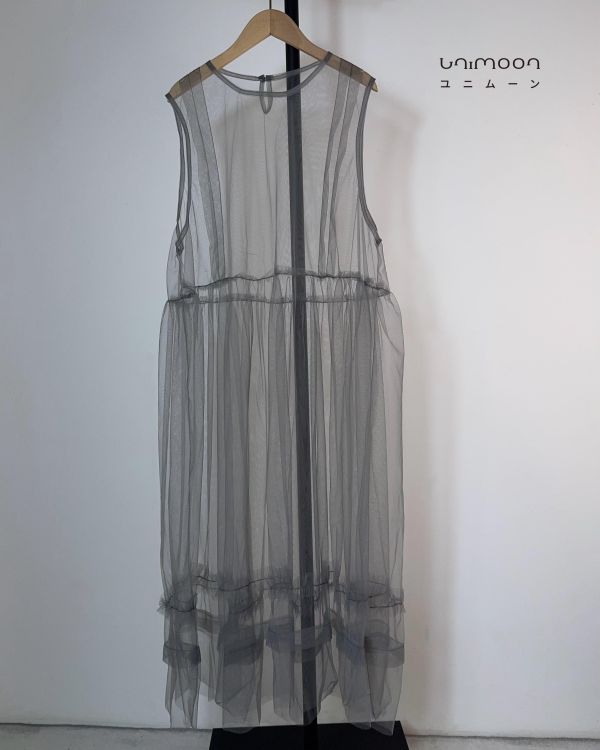 𝟮𝟲𝟰𝟭𝟵 迷霧灰濛濛透紗外罩背心洋裝 
