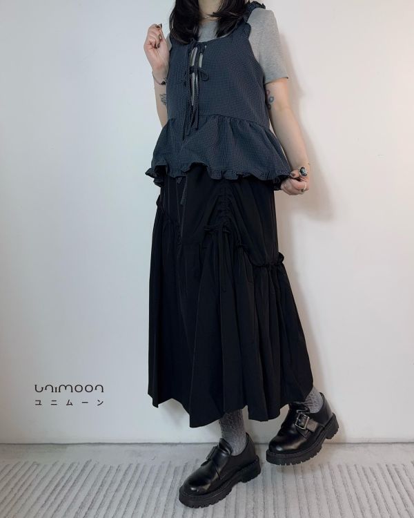 𝟮𝟲𝟰𝟬𝟲  細緻小藍格木耳花邊多綁帶背心 