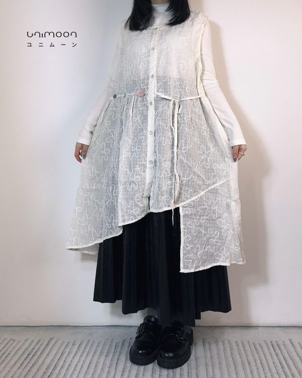 ɴᴏᴠ 𝟮𝟱-𝟮𝟳 pu皮金屬光澤傘擺百褶長裙 