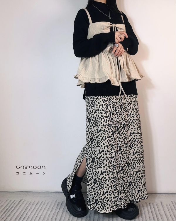 ᴅᴇᴄ 𝟮𝟱-𝟯 米白豹紋微磨毛卷邊開衩長裙 