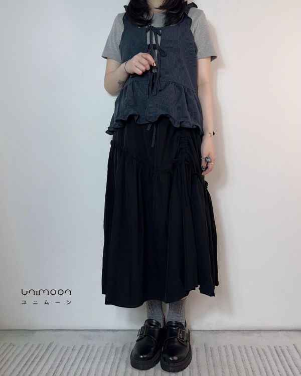 𝟮𝟲𝟰𝟬𝟲  細緻小藍格木耳花邊多綁帶背心 