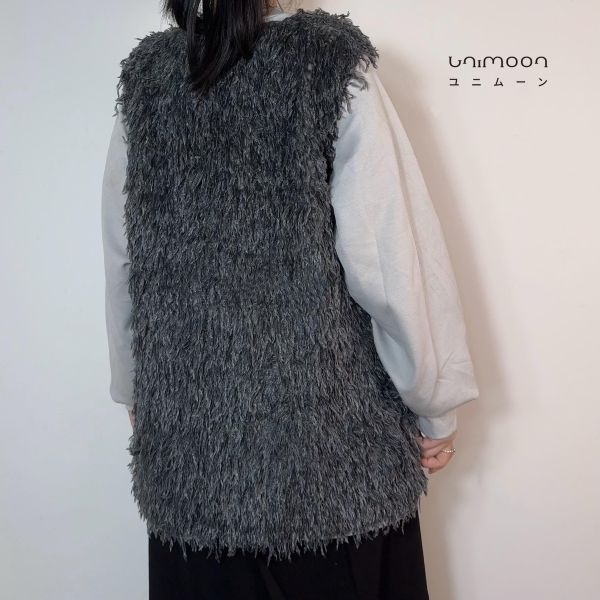 𝟮𝟲𝟮𝟮𝟰 灰狼羽毛流蘇背心 