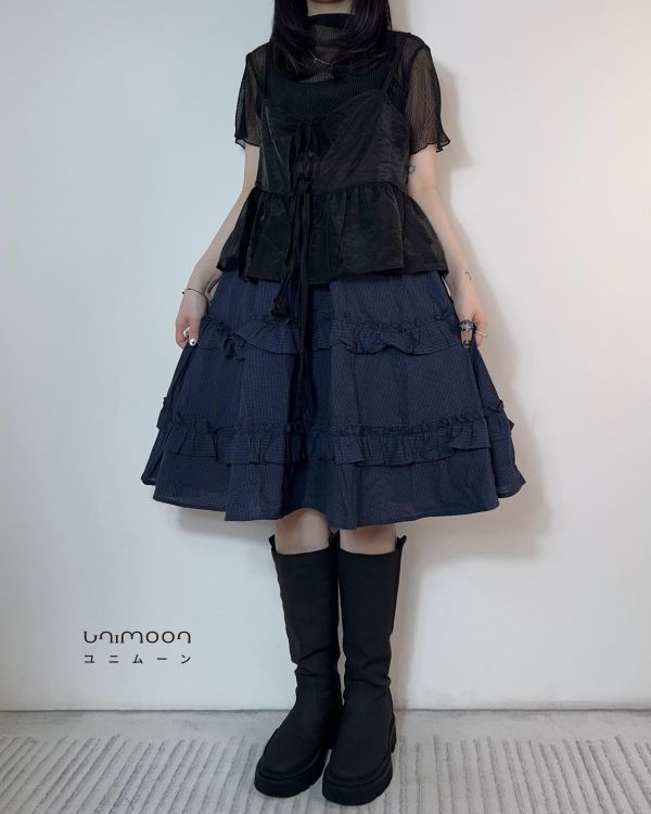 𝟮𝟲𝟰𝟬𝟱 藍莓小蛋糕格紋五分裙 