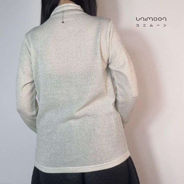 𝟮𝟲𝟯𝟬𝟳 奶油咖啡館閃閃捲邊打底上衣 