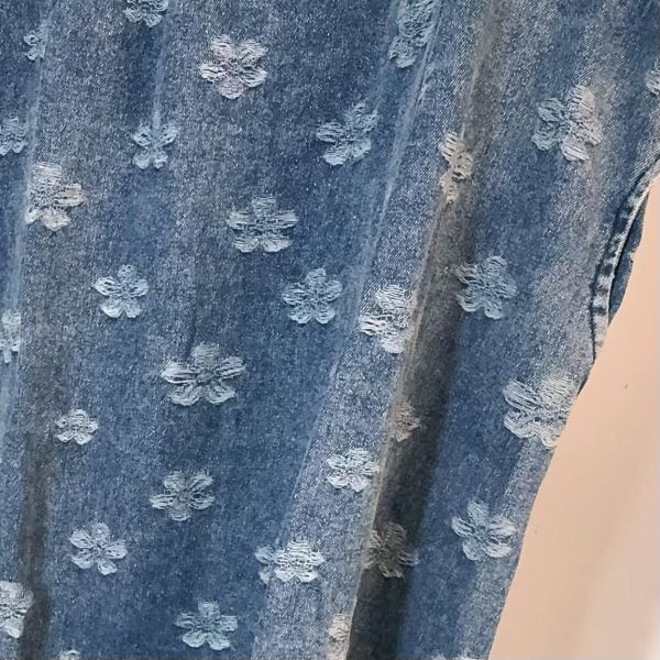 ᴅᴇᴄ 𝟮𝟱-𝟲 設計款提花燈籠丹寧洋裝 