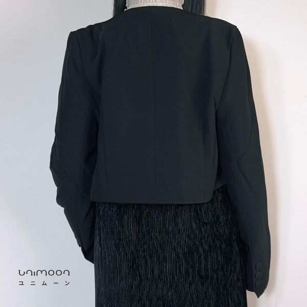 𝟮𝟲𝟭𝟭𝟯 簡約外罩式無扣短版西裝外套 