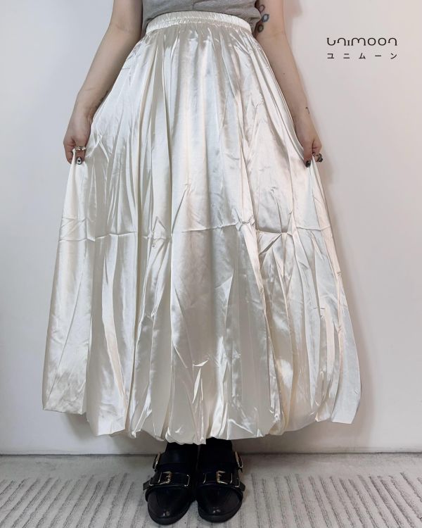 𝟮𝟲𝟯𝟮𝟯 天使的禮物光澤感花苞裙 