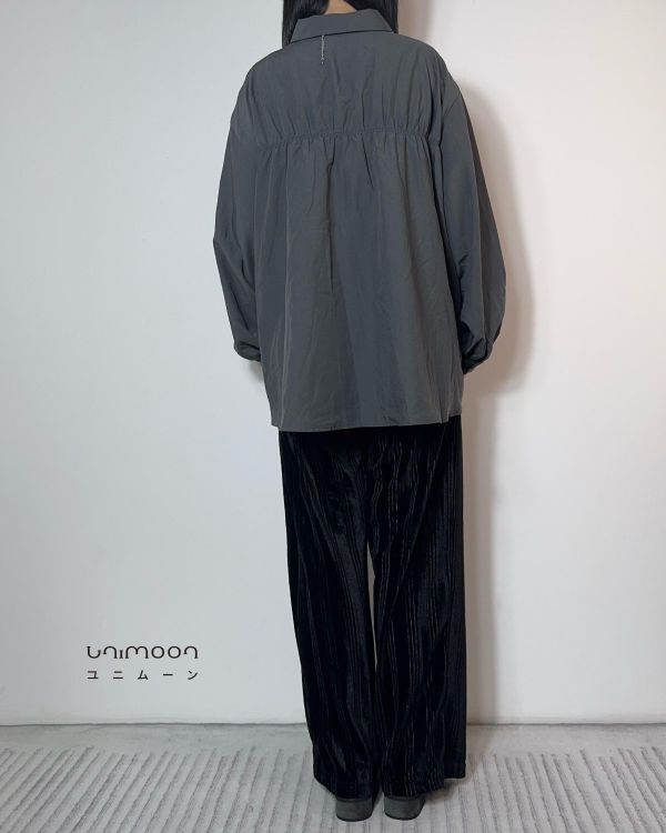 𝟮𝟲𝟮𝟬𝟰 天灰灰蓮藕感拼接設計門襟燈籠袖襯衫 