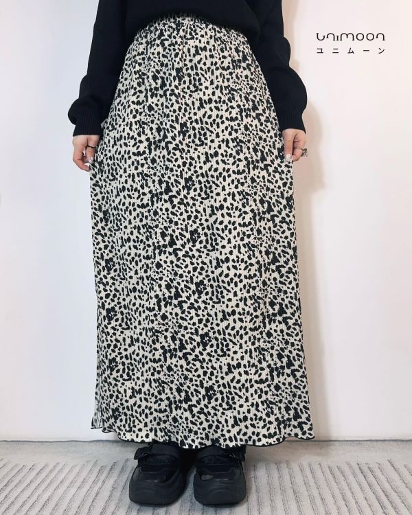 ᴅᴇᴄ 𝟮𝟱-𝟯 米白豹紋微磨毛卷邊開衩長裙 