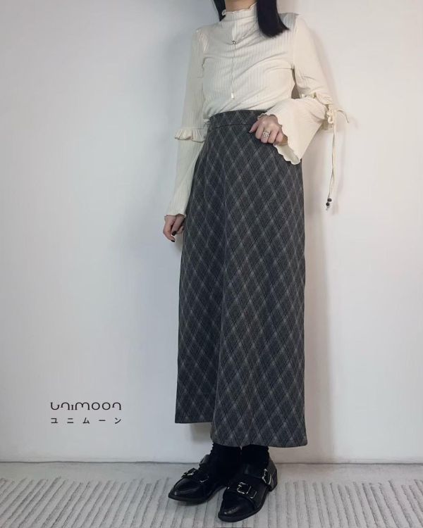 ɴᴏᴠ 𝟮𝟱-𝟵 菱格毛呢後開衩直筒裙 