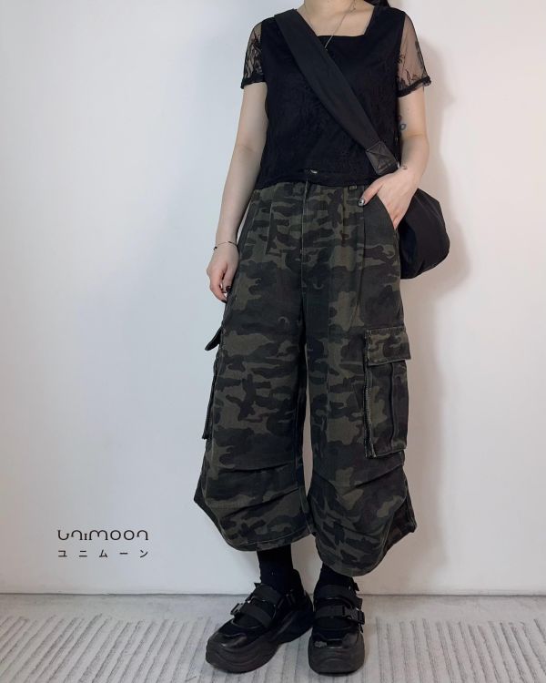 𝟮𝟲𝟰𝟬𝟭 城市裡的迷彩林翻蓋口袋褶皺工裝七分褲 