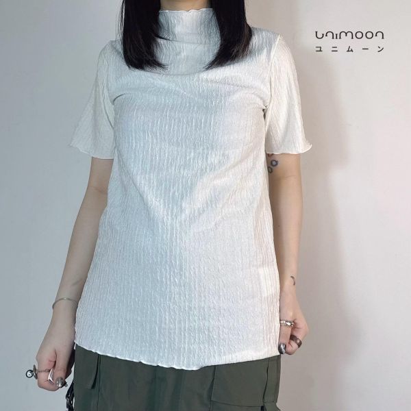 ᴏᴄᴛ 𝟮𝟱-𝟮𝟭 肌理波紋立領卷邊上衣 