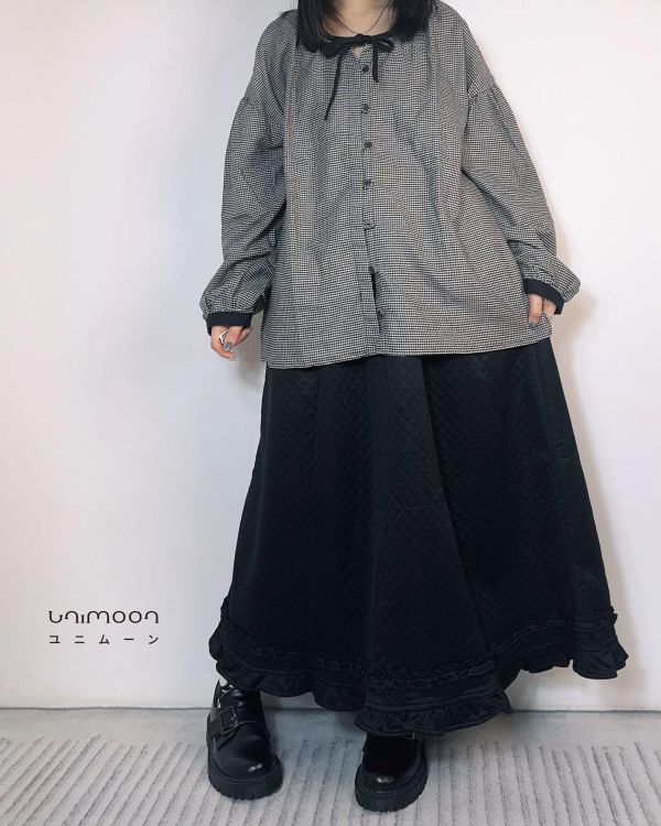 𝟮𝟲𝟭𝟮𝟬 菱形壓棉小花邊傘擺長裙 