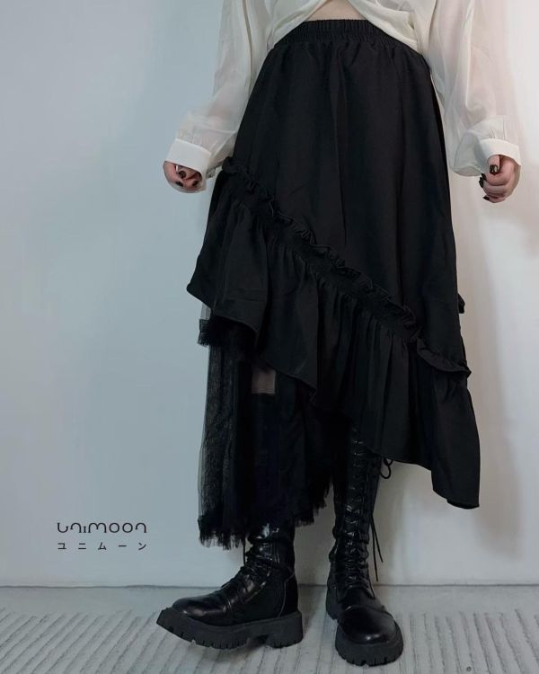 ɴᴏᴠ 𝟮𝟱-𝟭異材質拼接斜月蕾絲設計款長裙 