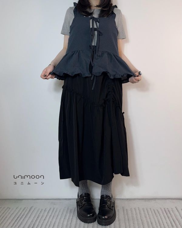 𝟮𝟲𝟰𝟬𝟲  細緻小藍格木耳花邊多綁帶背心 