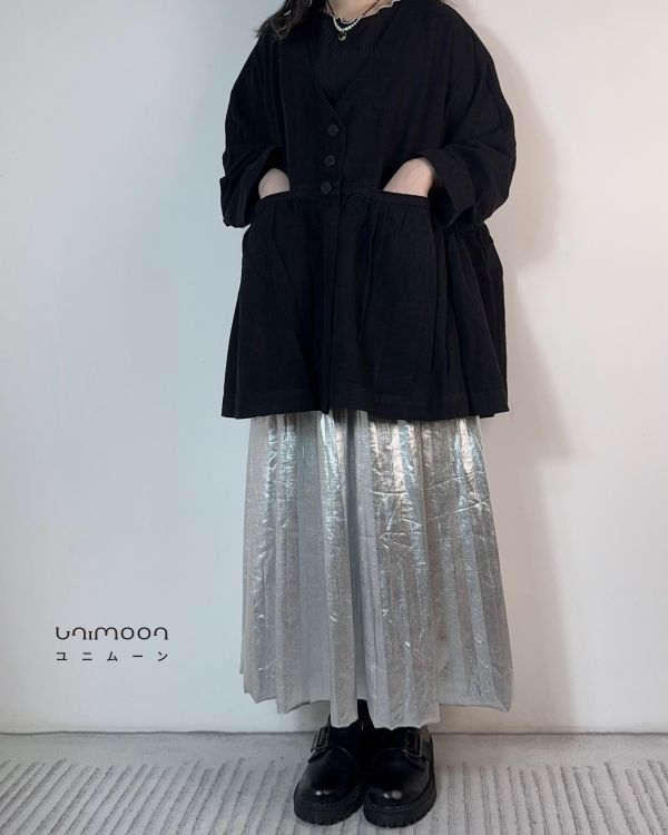 ɴᴏᴠ 𝟮𝟱-𝟮𝟳 pu皮金屬光澤傘擺百褶長裙 