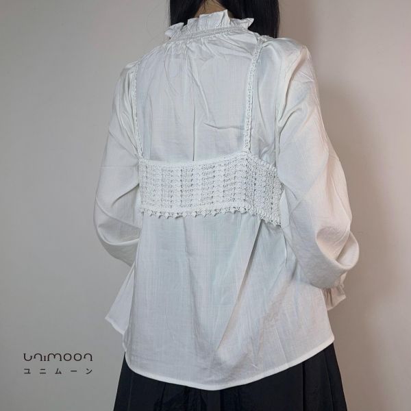 𝟮𝟲𝟯𝟬𝟯 白樺小鎮假兩件荷葉袖口立領上衣 