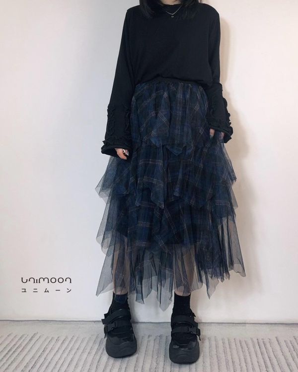 𝟮𝟲𝟭𝟬𝟭 夜色層層格紋設計款紗裙 