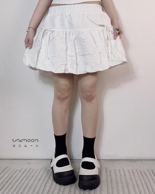 𝟮𝟲𝟰𝟮𝟬 漂浮雲朵朵綁帶造型花苞短裙 