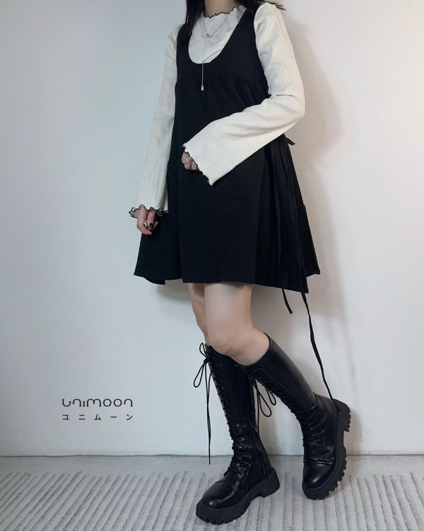 ᴀᴜɢ 𝟬𝟭 U領抽繩綁帶短背心洋裝 