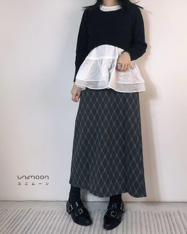 ᴅᴇᴄ 𝟮𝟱-𝟭𝟯 基本款短版落肩針織上衣 