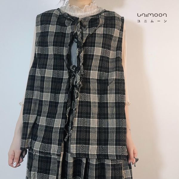 ꜱᴇᴘ 𝟮𝟱-𝟯 時光書頁英倫風焦糖格紋綁帶套裝（背心+裙） 