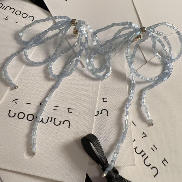 𝗔𝗖𝟮𝟲𝟬𝟭鈴蘭小串珠雙蝴蝶結耳環 