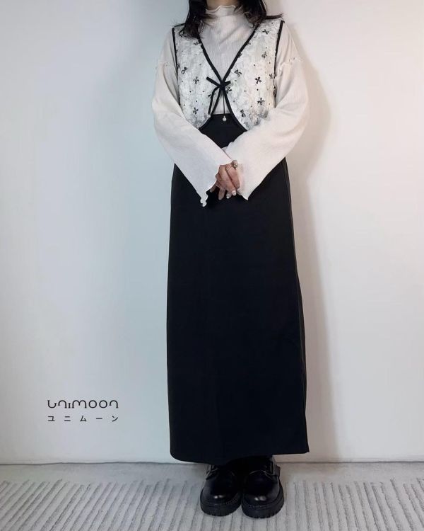 ɴᴏᴠ 𝟮𝟱-𝟭𝟵 基本款蜜桃絨後鬆緊直筒裙 