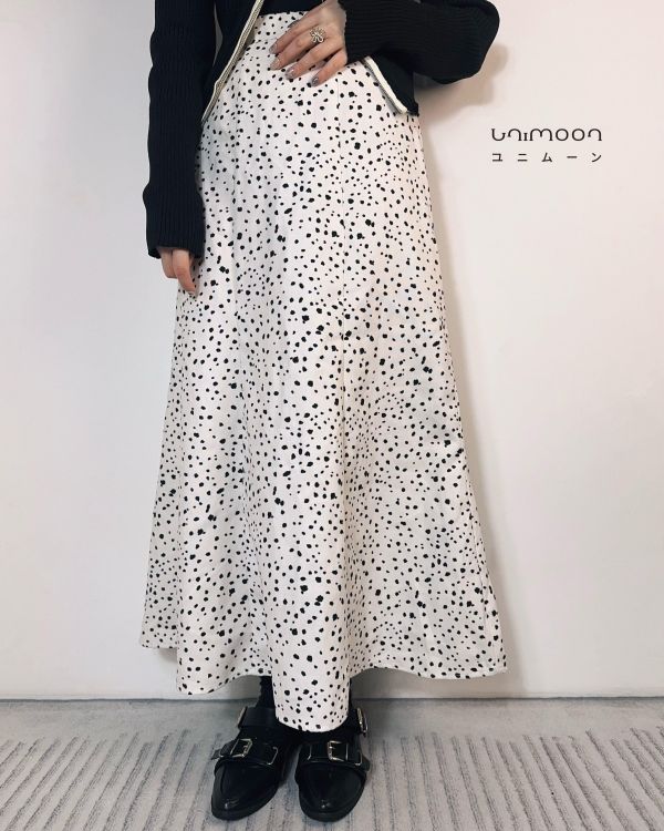 𝟮𝟲𝟭𝟬𝟵 鬆緊腰白底豹紋魚尾裙 