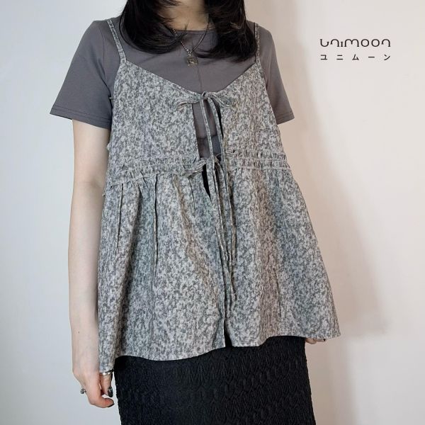 𝟮𝟲𝟯𝟭𝟵 雪花紛飛灰色系木耳邊雙綁帶背心 