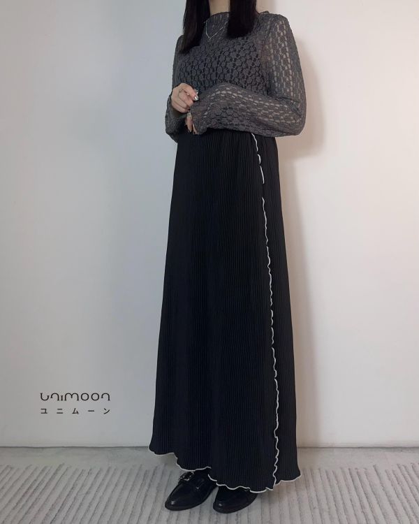 ᴊᴜɴ 𝟮𝟱-𝟭𝟲 撞色卷邊直筒修身坑條長裙 