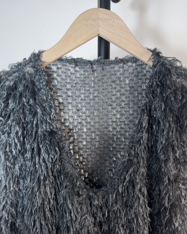 𝟮𝟲𝟮𝟮𝟰 灰狼羽毛流蘇背心 