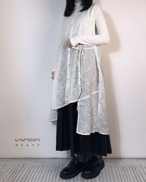 𝟮𝟲𝟭𝟭𝟴 百搭款螺紋米白打底上衣 