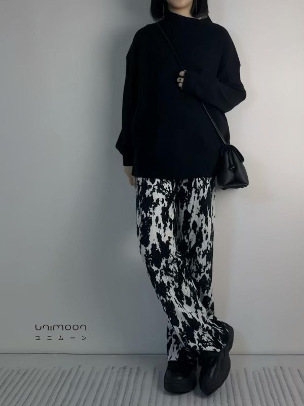 ᴏᴄᴛ 𝟬𝟴 絲絨黑白潑墨感落地褲 