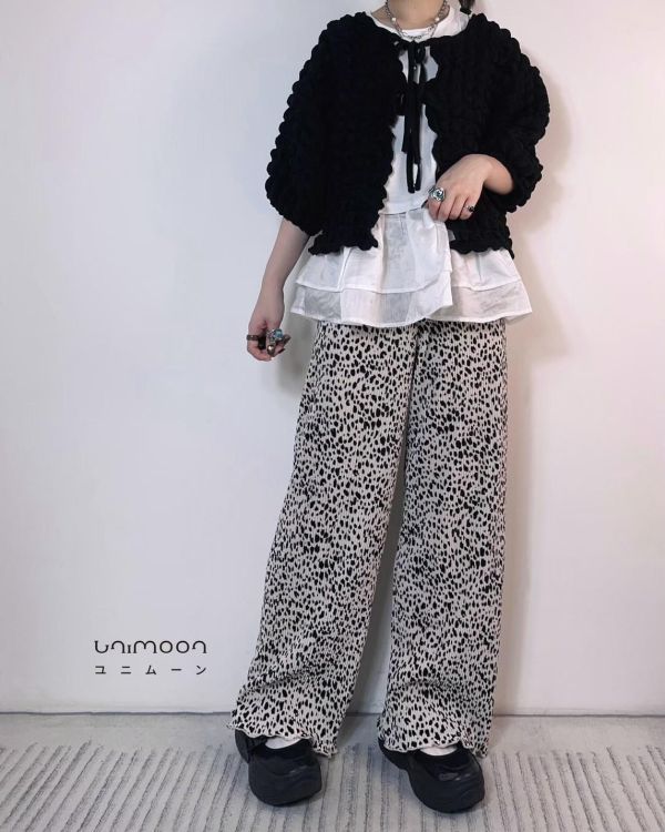 ᴀᴜɢ 𝟬𝟯 豹紋坑條波浪邊鬆緊腰落地褲 