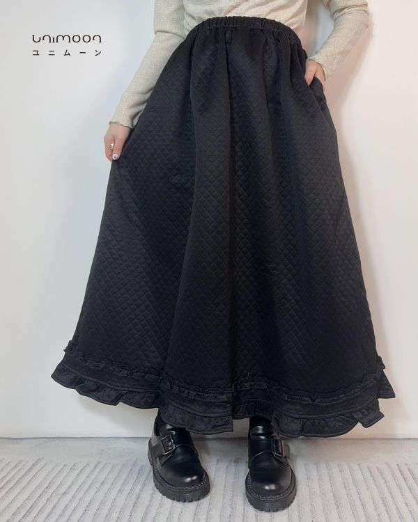 𝟮𝟲𝟭𝟮𝟬 菱形壓棉小花邊傘擺長裙 