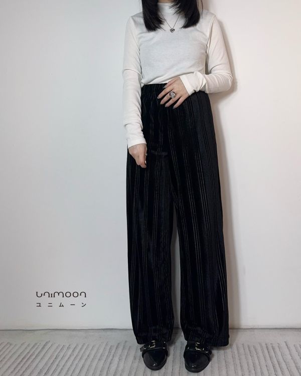 𝟮𝟲𝟭𝟭𝟴 百搭款螺紋米白打底上衣 