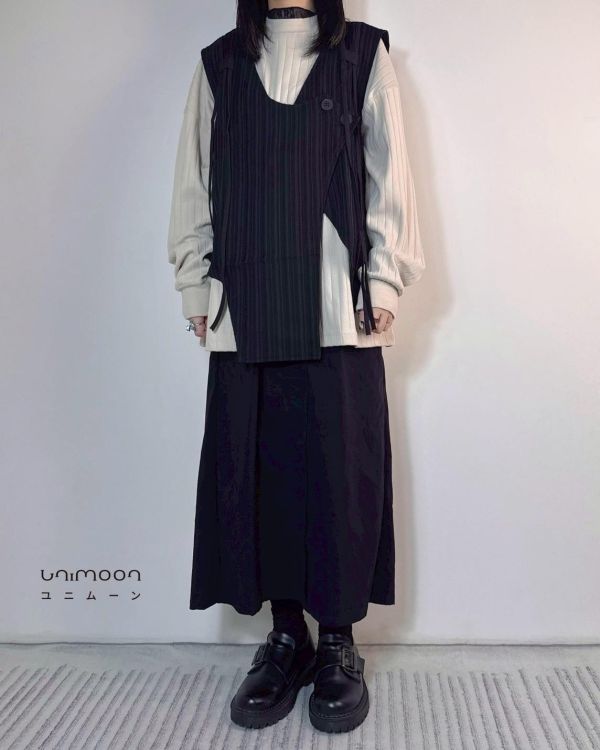 ᴊᴜɴ 𝟮𝟱-𝟭𝟴 機能工裝感彈性布開衩直筒裙 