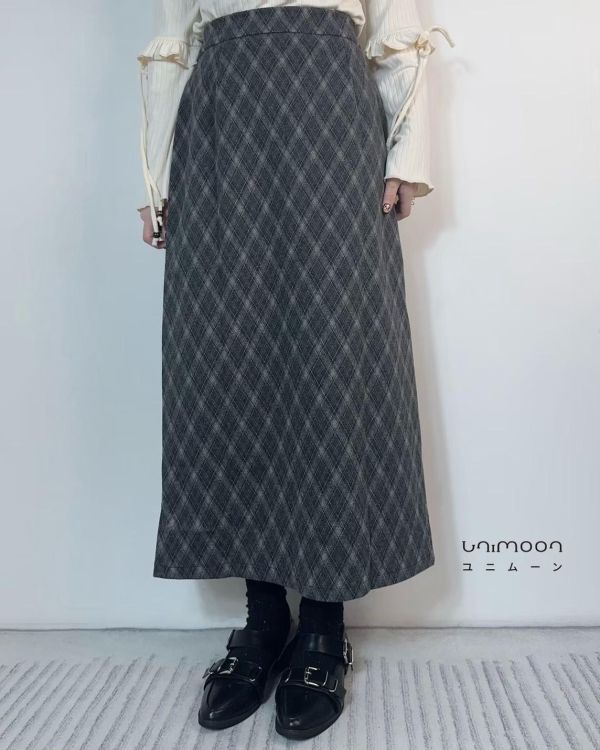 ɴᴏᴠ 𝟮𝟱-𝟵 菱格毛呢後開衩直筒裙 