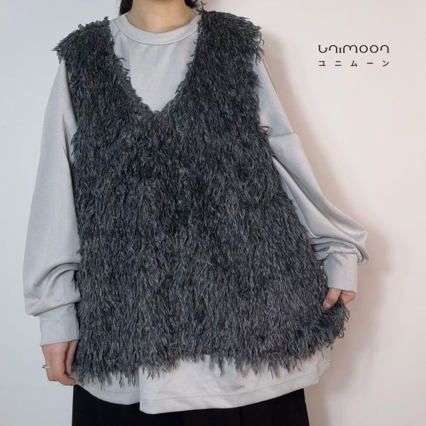 𝟮𝟲𝟮𝟮𝟰 灰狼羽毛流蘇背心 