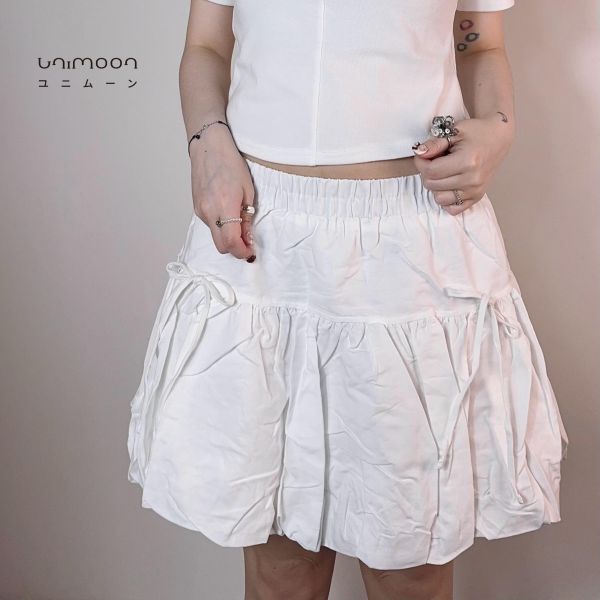 𝟮𝟲𝟰𝟮𝟬 漂浮雲朵朵綁帶造型花苞短裙 