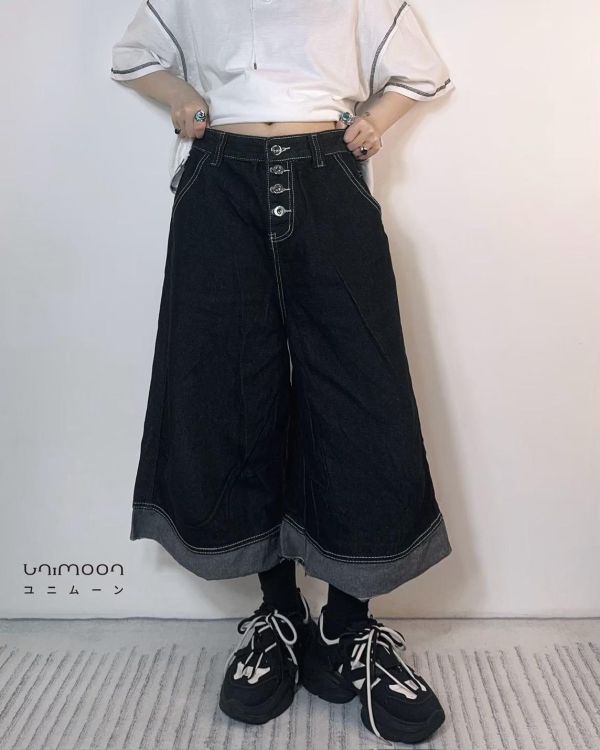 ᴀᴜɢ 𝟮𝟱-𝟯 撞色車縫線設計毛邊七分牛仔寬褲 